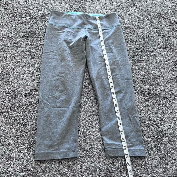 Lululemon Women Size 6 Gray Cropped Leggings Athletic - Picture 2 of 6